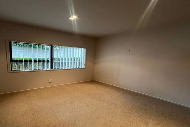Photo of property in 1/15a Takutai Avenue, Bucklands Beach, Auckland, 2012