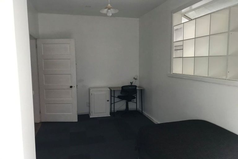 Photo of property in 217 Marine Parade, Seatoun, Wellington, 6022