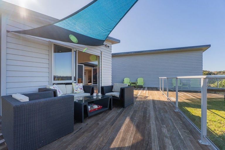 Photo of property in 16 Tironui Place, Whitianga, 3510