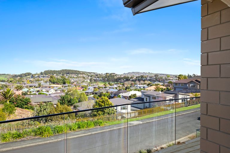 Photo of property in 2 Valley Heights Lane, Pukekohe, 2120
