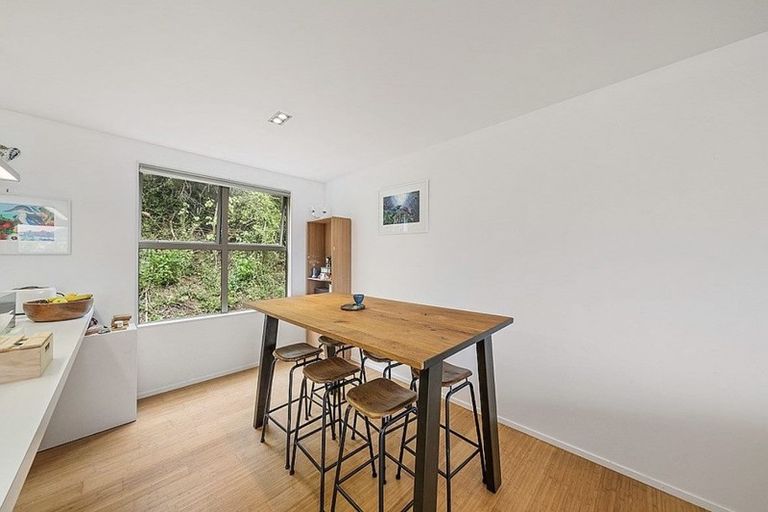 Photo of property in 22 Saddleback Grove, Karori, Wellington, 6012