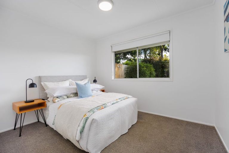 Photo of property in 3 Idyll Place, Northcross, Auckland, 0632