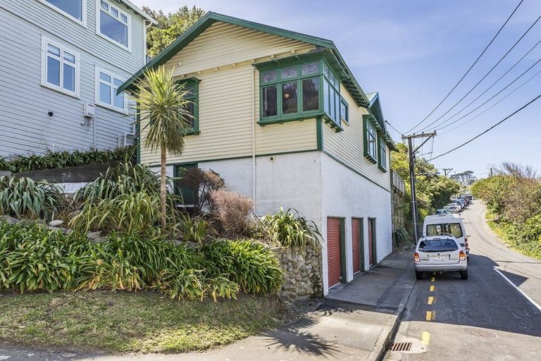 Photo of property in 111 Eden Street, Island Bay, Wellington, 6023