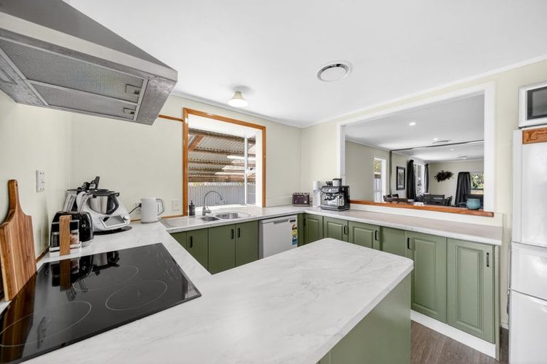 Photo of property in 2 Philip Street, Carterton, 5713