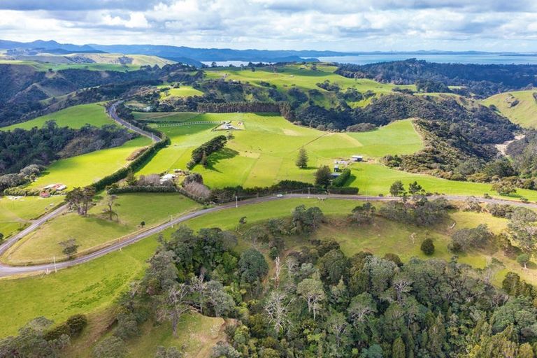 Photo of property in 172 Manukau Heads Road, Awhitu, 2684