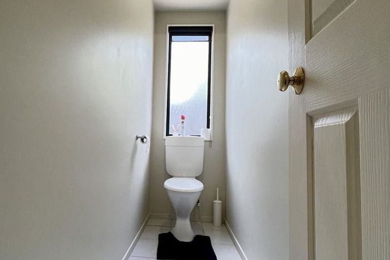 Photo of property in 20 Jade Court, Rosedale, Auckland, 0632