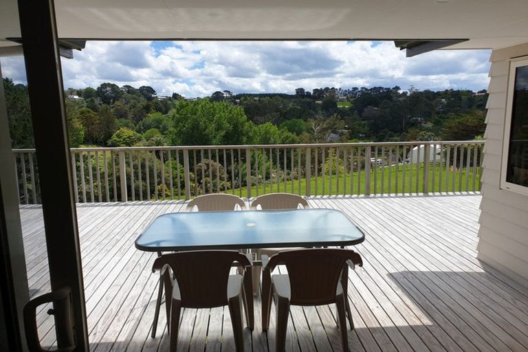 Photo of property in 38 Roberts Road, Matakatia, Whangaparaoa, 0930