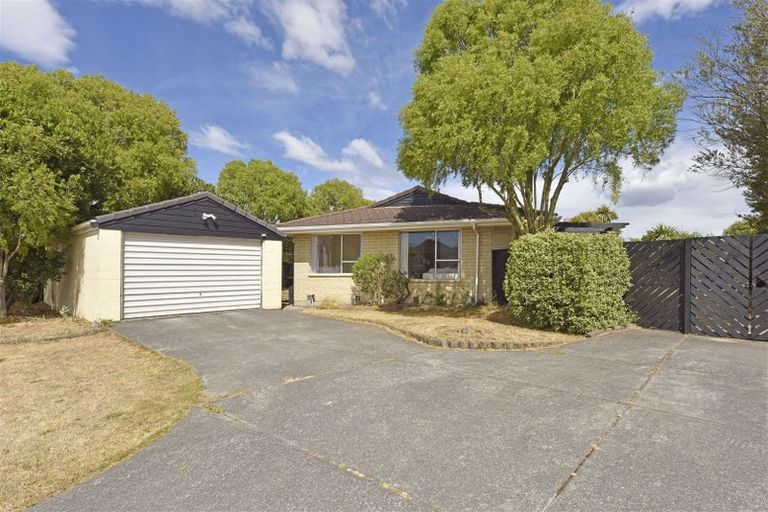 Photo of property in 1/11a Glen Place, Parklands, Christchurch, 8083