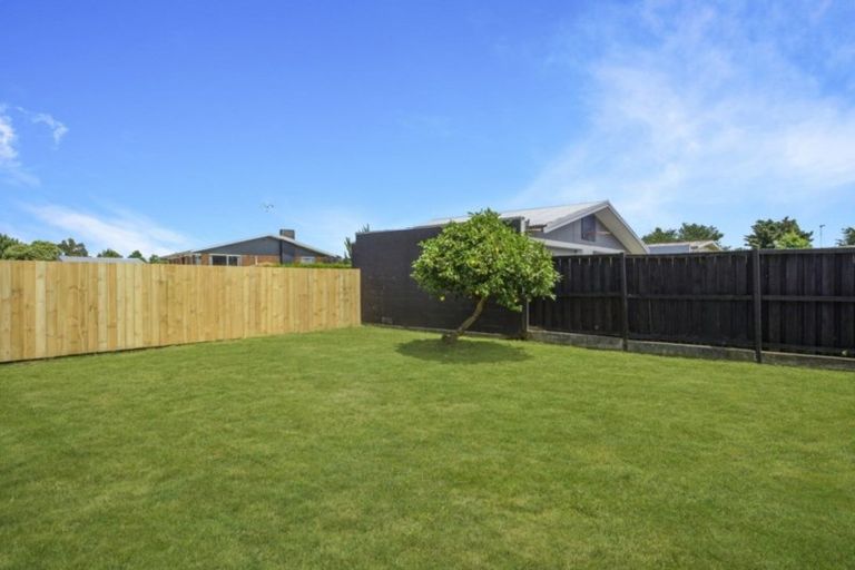 Photo of property in 14 Oakfield Crescent, Pukete, Hamilton, 3200