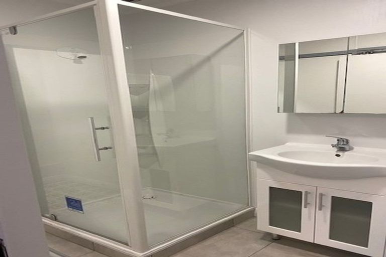 Photo of property in 106 Khandallah Road, Khandallah, Wellington, 6035