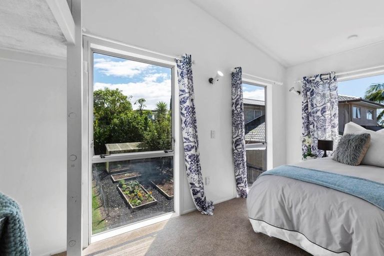 Photo of property in 8 Wiriana Place, Stanmore Bay, Whangaparaoa, 0932