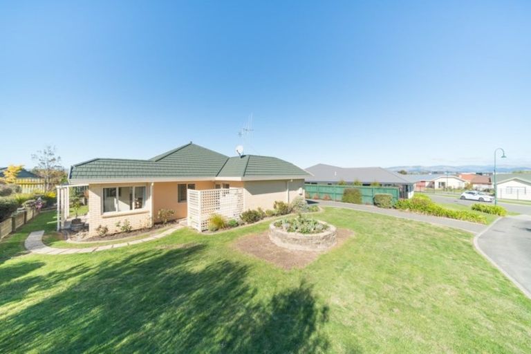 Photo of property in 8 Shakespeare Way, Kelvin Grove, Palmerston North, 4414