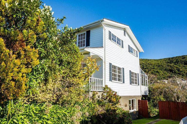 Photo of property in 71 Oriel Avenue, Tawa, Wellington, 5028