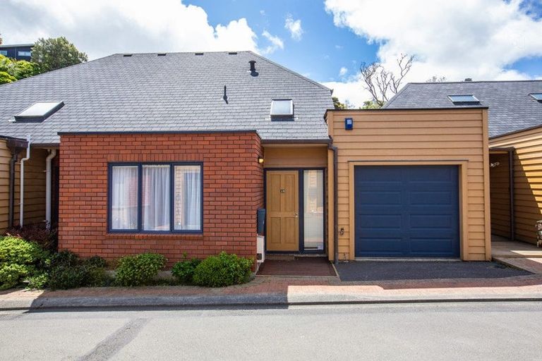 Photo of property in 15 Futuna Close, Karori, Wellington, 6012