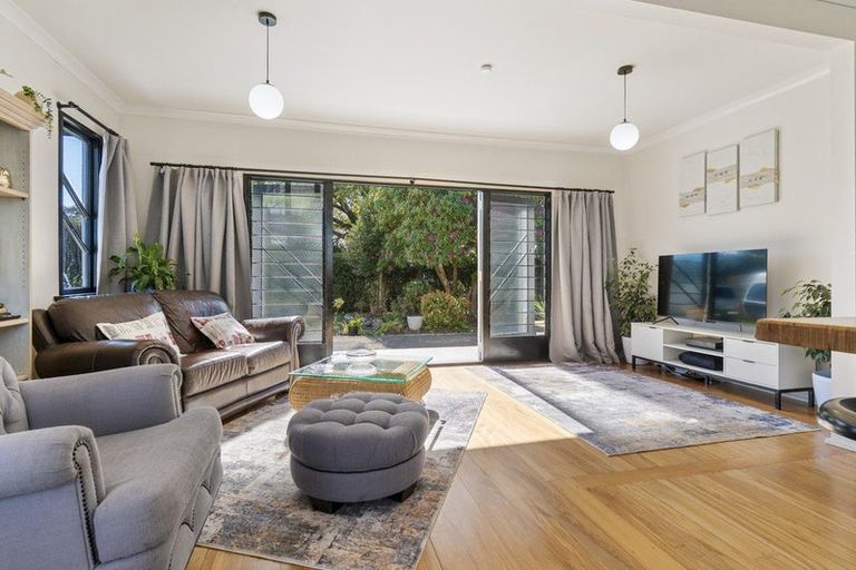 Photo of property in 53 Victoria Street, Carterton, 5713