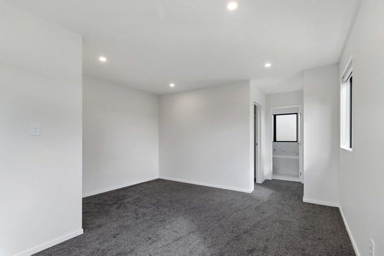 Photo of property in 1c Jelicich Court, Henderson, Auckland, 0612