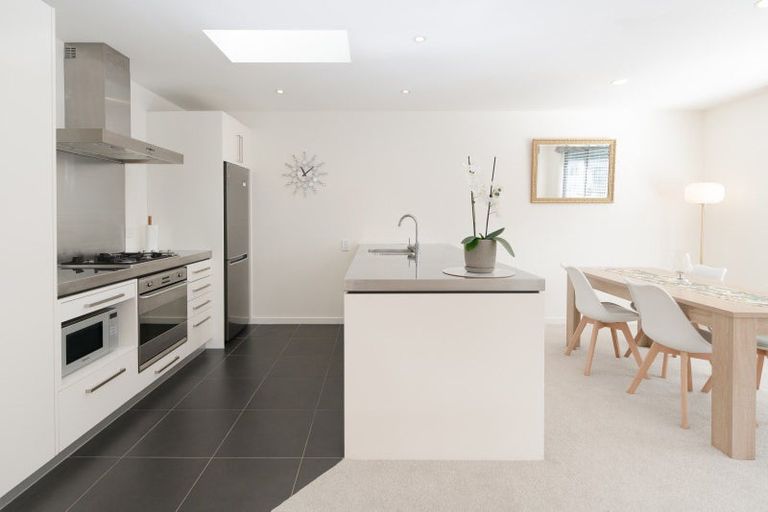 Photo of property in 35a Ngaio Road, Kelburn, Wellington, 6012