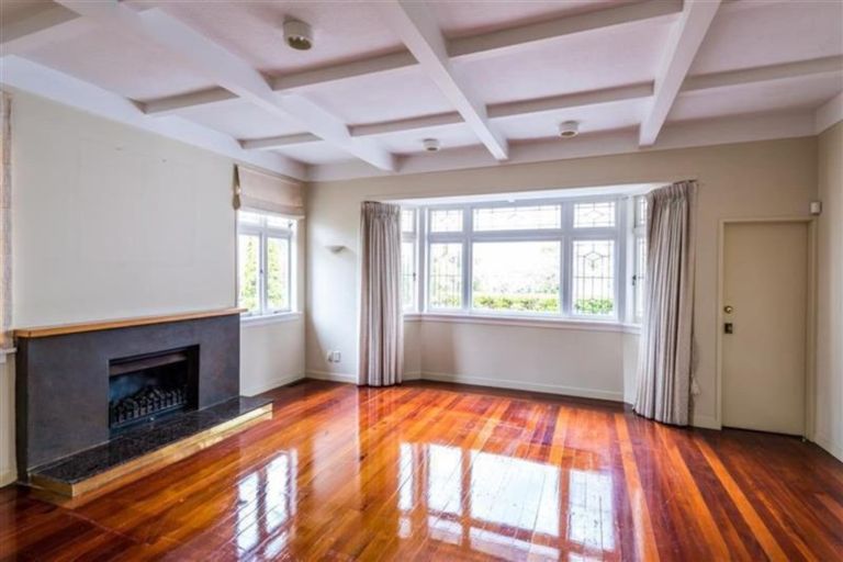Photo of property in 9 Clarence Road, Northcote Point, Auckland, 0627
