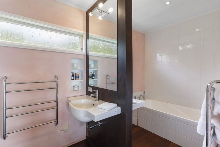 Photo of property in 33 Gretel Place, Hillcrest, Auckland, 0627