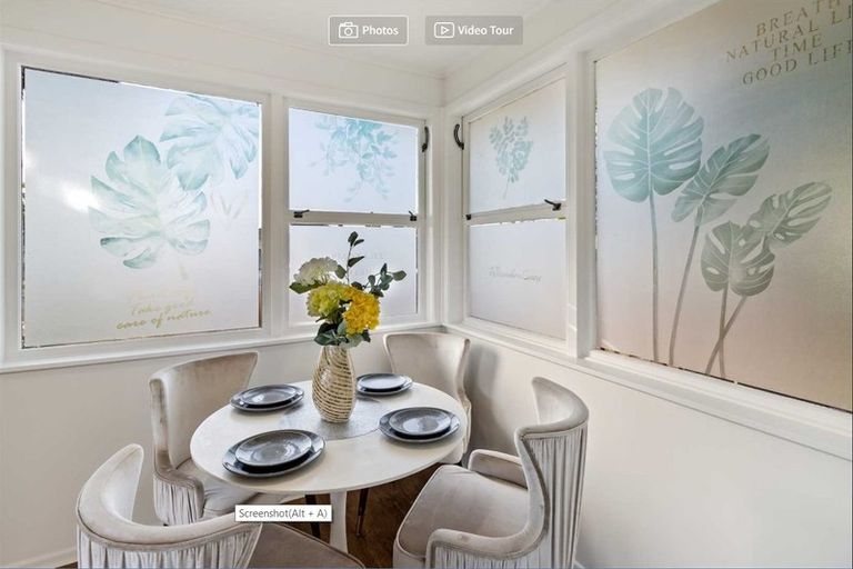 Photo of property in 32 Kirrie Avenue, Te Atatu South, Auckland, 0610