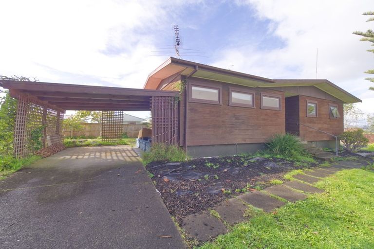 Photo of property in 103 Ennis Avenue, Pakuranga Heights, Auckland, 2010