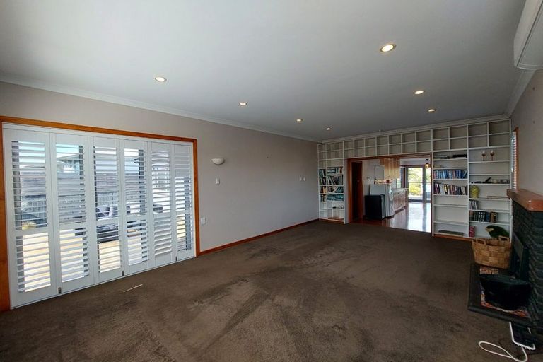 Photo of property in 6 Mission Street, Moturoa, New Plymouth, 4310