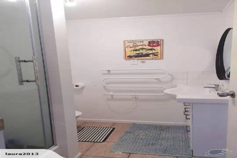 Photo of property in 7 Ellesmere Crescent, Pakuranga Heights, Auckland, 2010