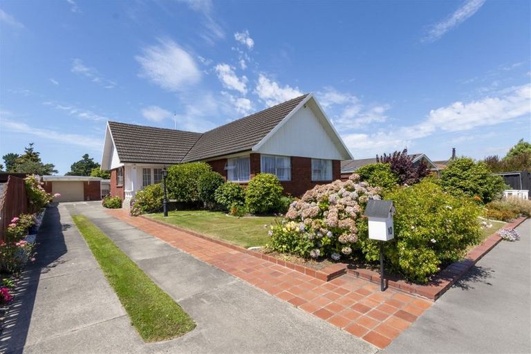Photo of property in 10 Waratah Street, Avondale, Christchurch, 8061