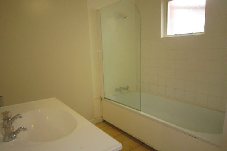 Photo of property in 8 Melrose Crescent, Melrose, Wellington, 6023