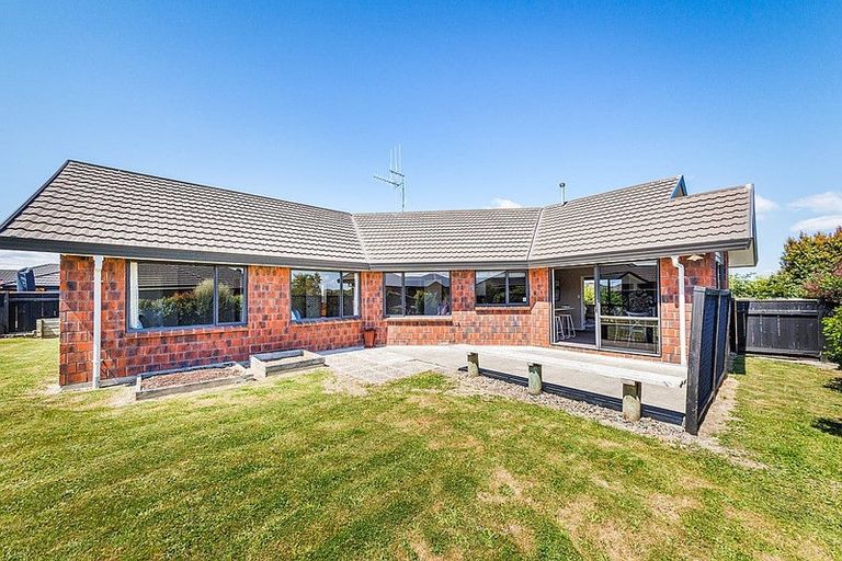Photo of property in 4 Nevada Way, Kelvin Grove, Palmerston North, 4414