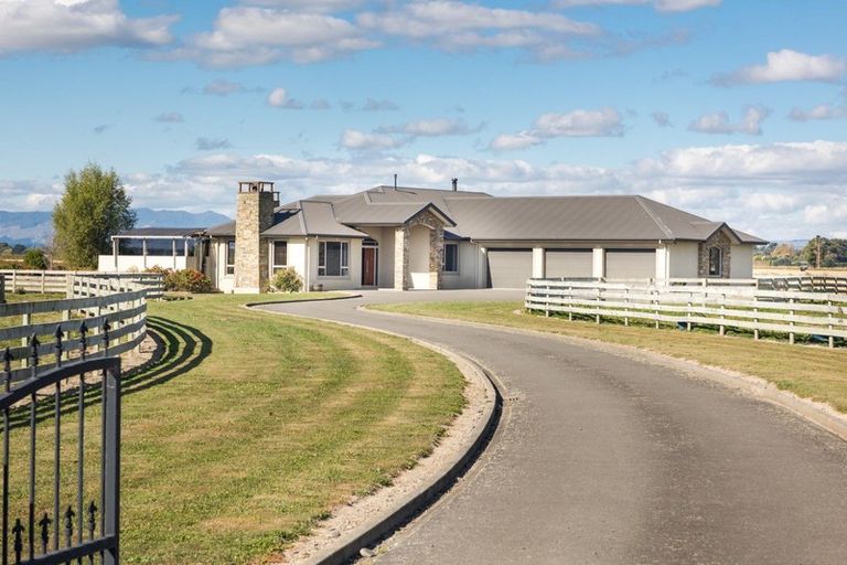 Photo of property in 1541 Rongotea Road, Kairanga, Palmerston North, 4475