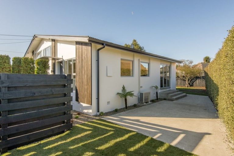 Photo of property in 2/54 Garreg Road, Bryndwr, Christchurch, 8052