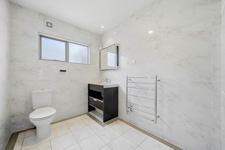 Photo of property in 122 Kittiwake Drive, Schnapper Rock, Auckland, 0632