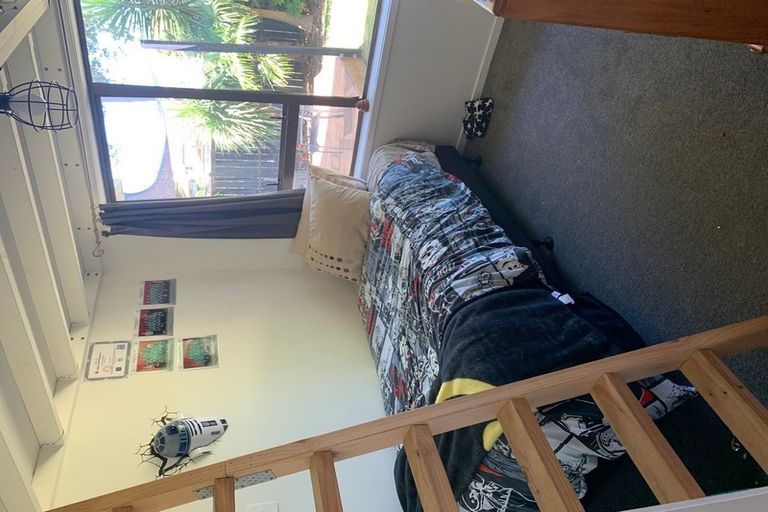 Photo of property in 2/42 Mirrabooka Avenue, Botany Downs, Auckland, 2010