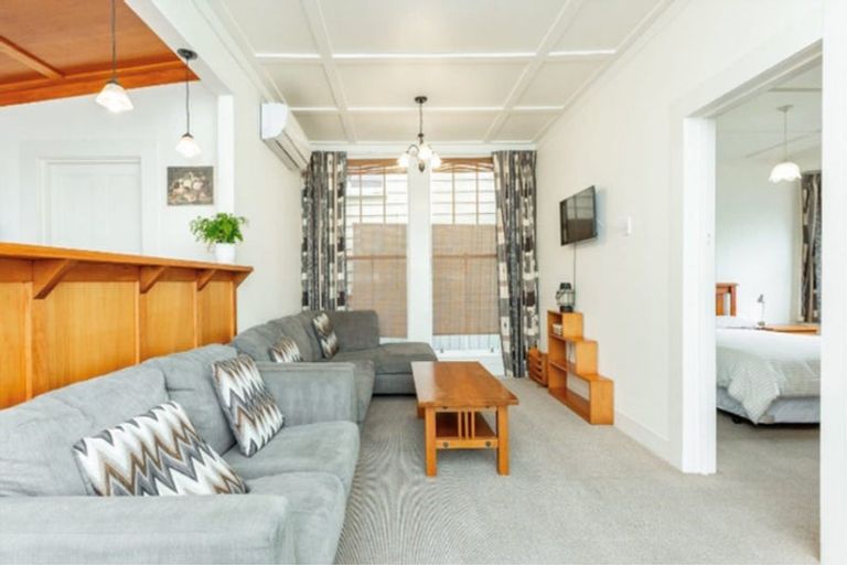 Photo of property in 34 Shakespeare Road, Bluff Hill, Napier, 4110