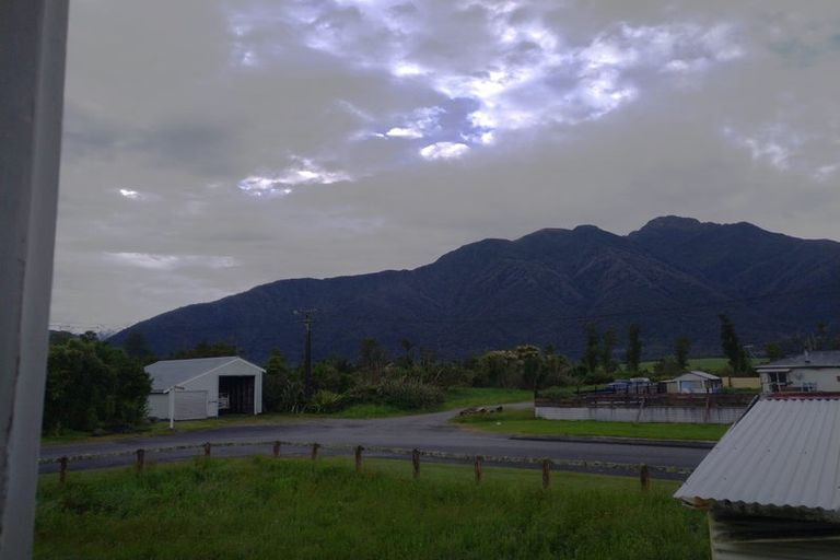 Photo of property in 2 Murray Street, Whataroa, 7886