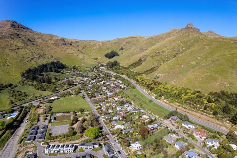 Photo of property in 37 Flinders Road, Heathcote Valley, Christchurch, 8022
