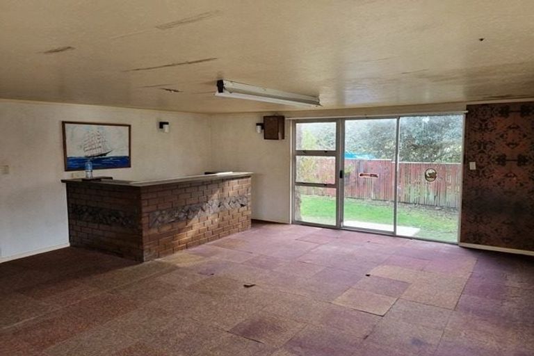 Photo of property in 3 Waters Place, New Lynn, Auckland, 0600