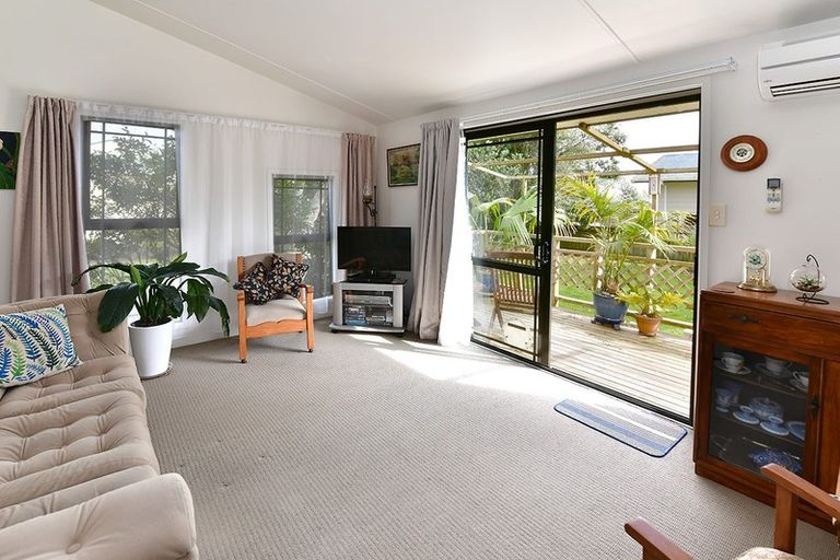 Photo of property in 33e Springs Road, Parakai, 0830