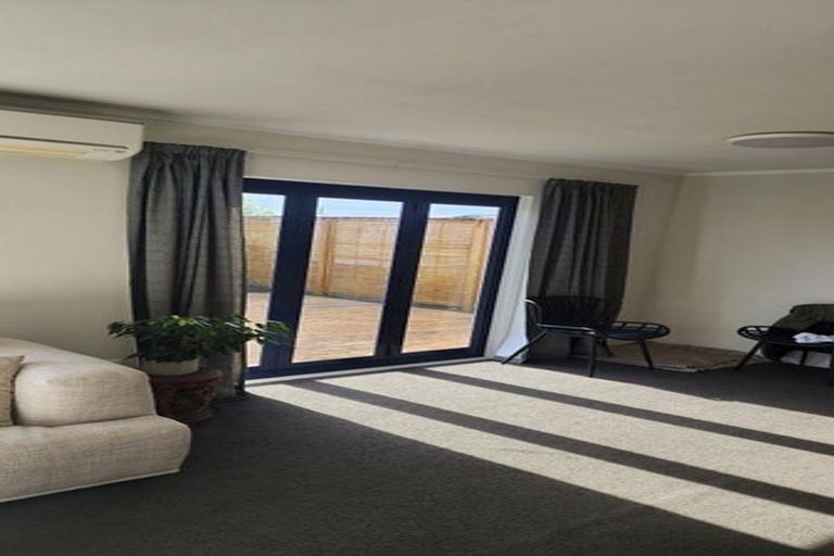 Photo of property in 2a Seymour Road, Sunnyvale, Auckland, 0612