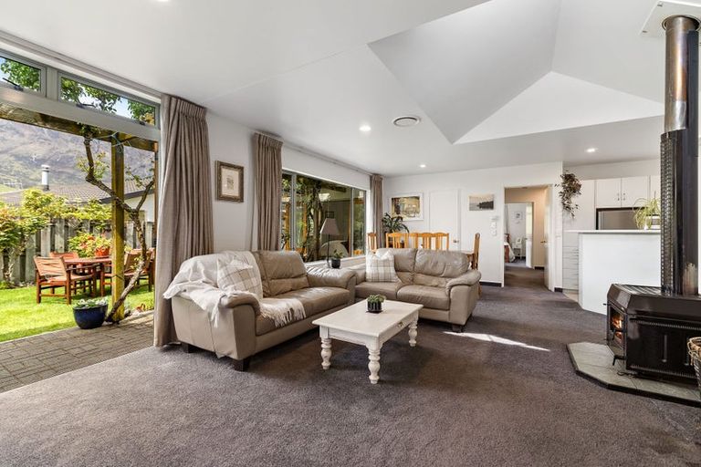 Photo of property in 42 Remarkables Crescent, Frankton, Queenstown, 9300