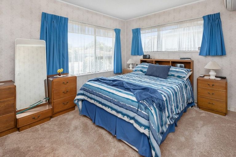 Photo of property in 10 Challen Close, Conifer Grove, Takanini, 2112