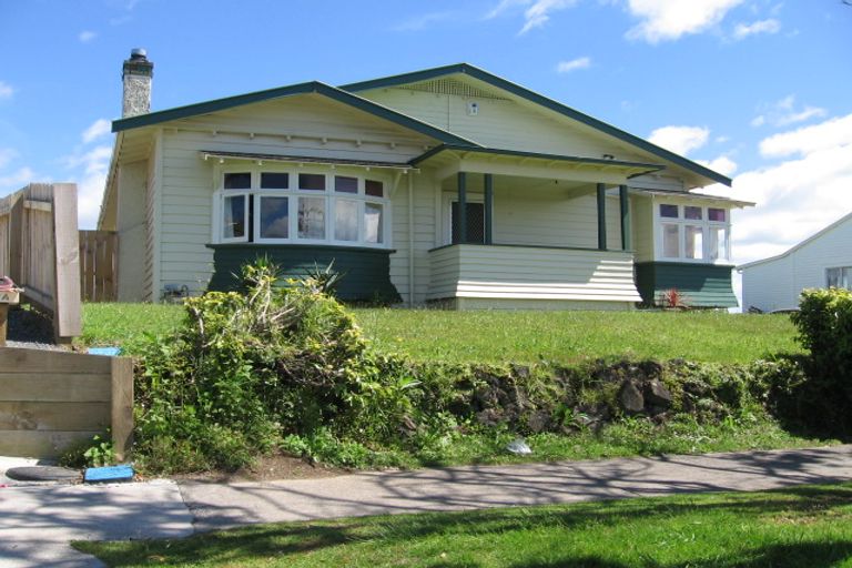 Photo of property in 37 Hillcrest Road, Papatoetoe, Auckland, 2025