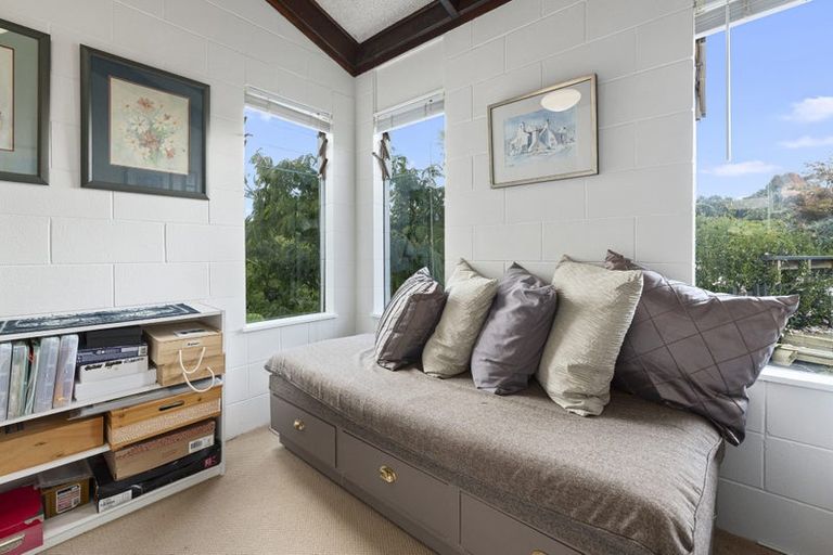 Photo of property in 1/6 Bronwyn Place, Torbay, Auckland, 0630