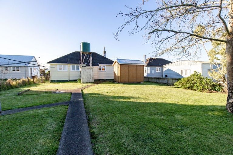 Photo of property in 11 Hayward Road, Ngatea, 3503