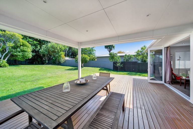 Photo of property in 46 Awanui Street, Merrilands, New Plymouth, 4312