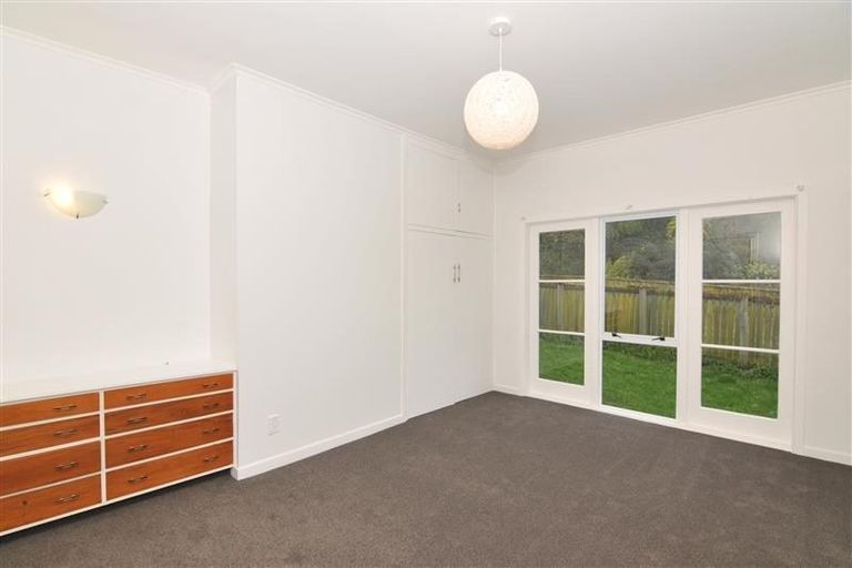 Photo of property in 50 Seddon Street, Waikanae, 5036