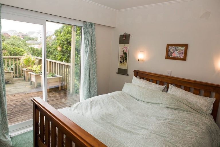 Photo of property in 75 Moorefield Road, Johnsonville, Wellington, 6037