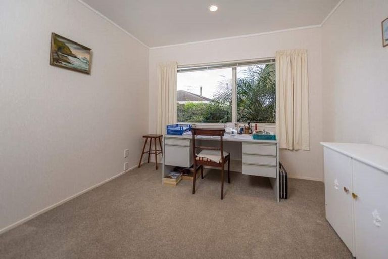Photo of property in 63 Lakeside Drive, Orewa, 0931