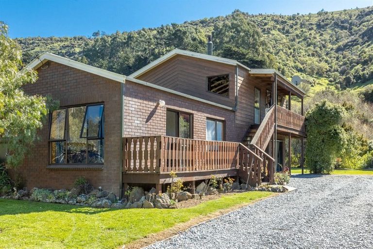 Photo of property in 583 Little Akaloa Road, Little Akaloa, Akaroa, 7583